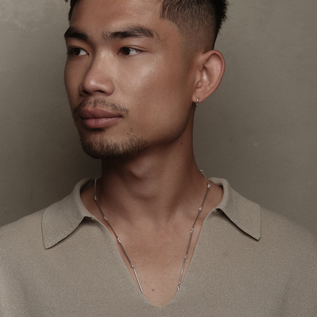 Collier Lou en argent par la créatrice belge Aurore Havenne