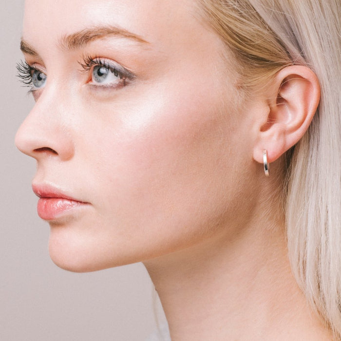 Silver Wire Earrings 2mm, discrètes et élégantes, bijou unisexe pour femme et homme