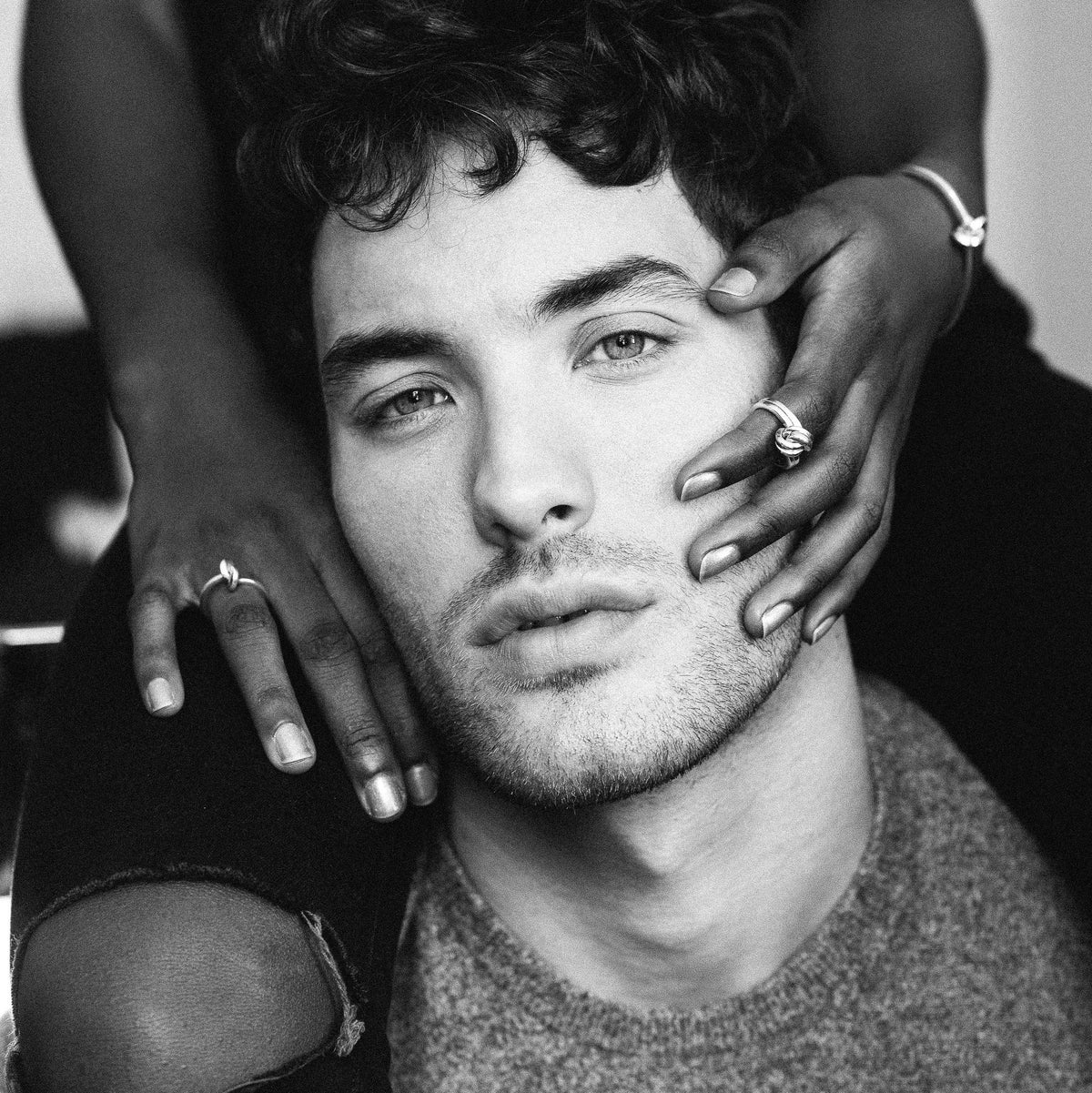 Bague nœud en argent plaqué or par la créatrice de bijoux Aurore Havenne, élégante et sophistiquée