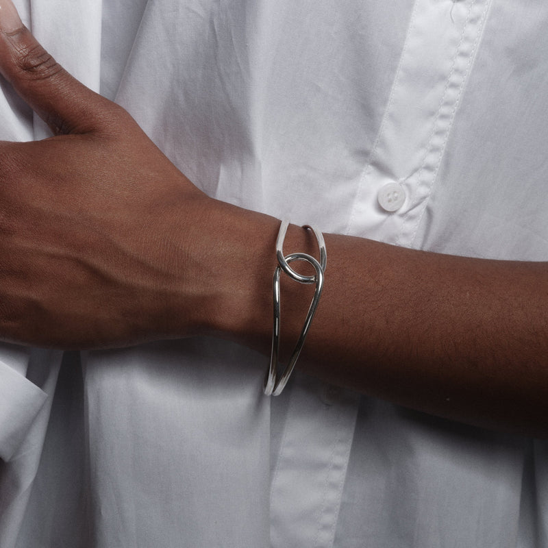 Raindrops Crossing Bracelet en argent, par la créatrice Aurore Havenne