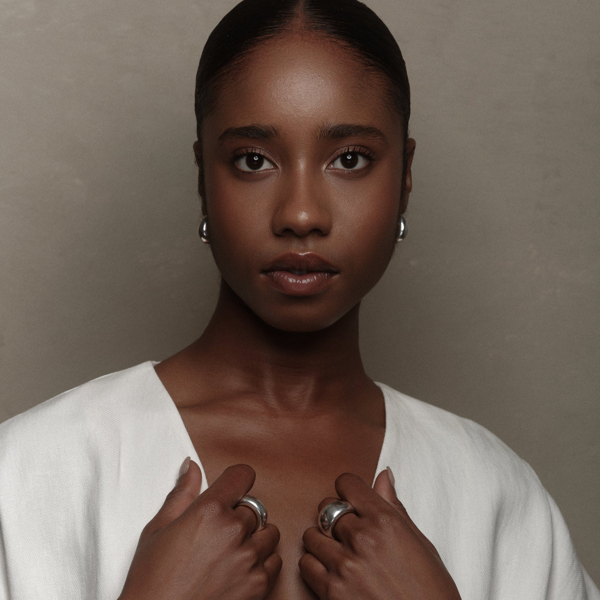 Bagues et boucles d'oreilles en argent sterling de la collection Bubble, par la créatrice Aurore Havenne