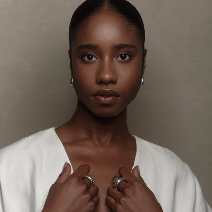 Bagues et boucles d'oreilles en argent sterling de la collection Bubble, par la créatrice Aurore Havenne