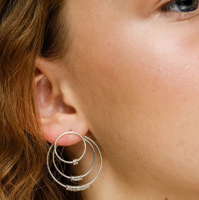 boucles d'oreilles Mehetia en argent, bijoux intemporels de la créatrice Aurore Havenne